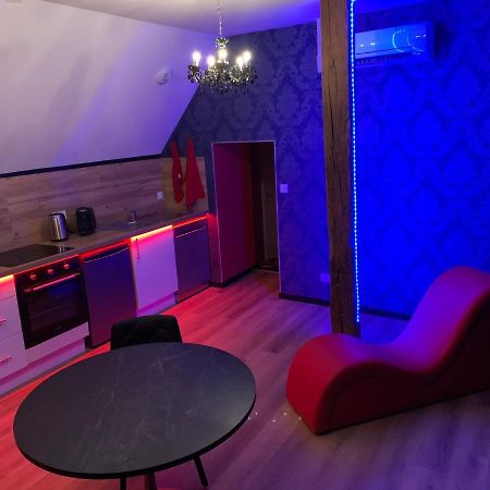 Love Room Avec Jacuzzi Prive Bonnetable Eksteriør bilde