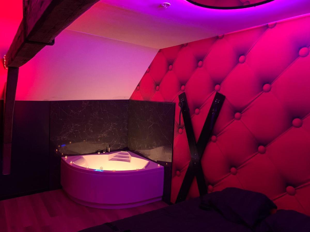 Love Room Avec Jacuzzi Prive Bonnetable Eksteriør bilde